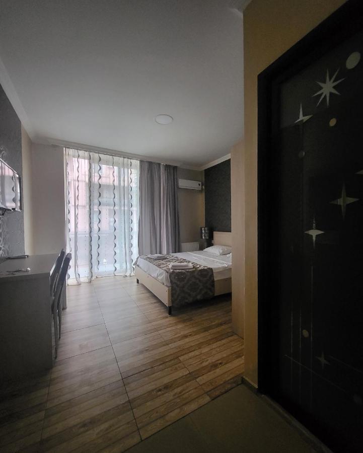 Hotel Elio Batumi Luaran gambar