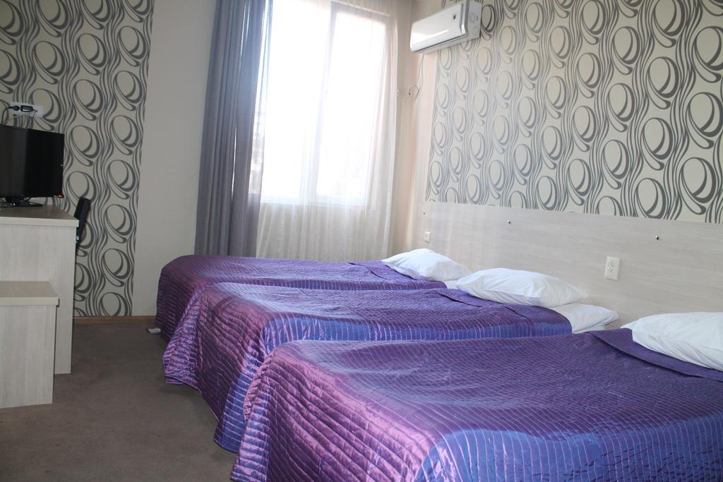 Hotel Elio Batumi Luaran gambar