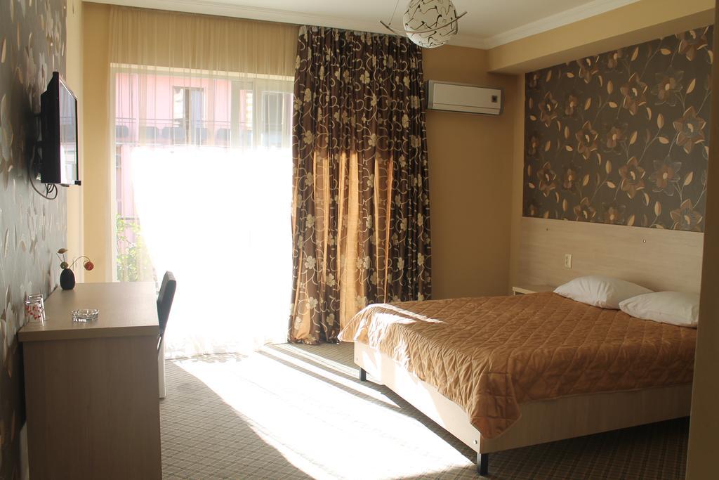 Hotel Elio Batumi Luaran gambar